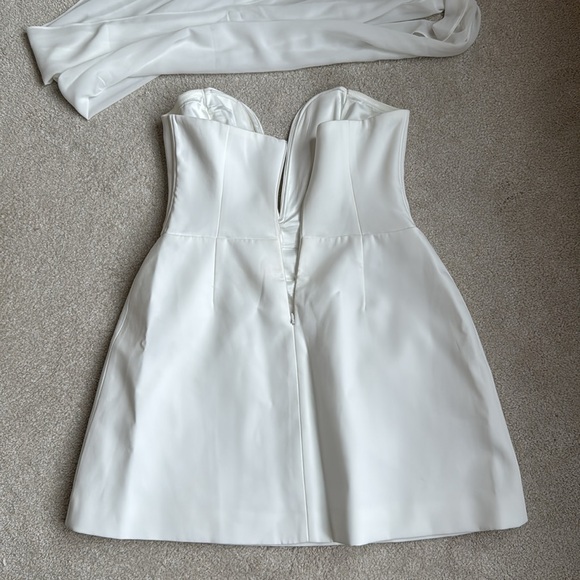 Orellia - Strapless Suiting Mini Dress - Ivory - Picture 7 of 9